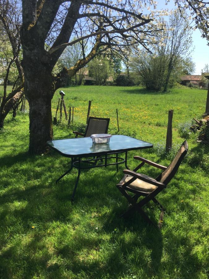 Le Petit Grange Bed & Breakfast Le Lindois Luaran gambar